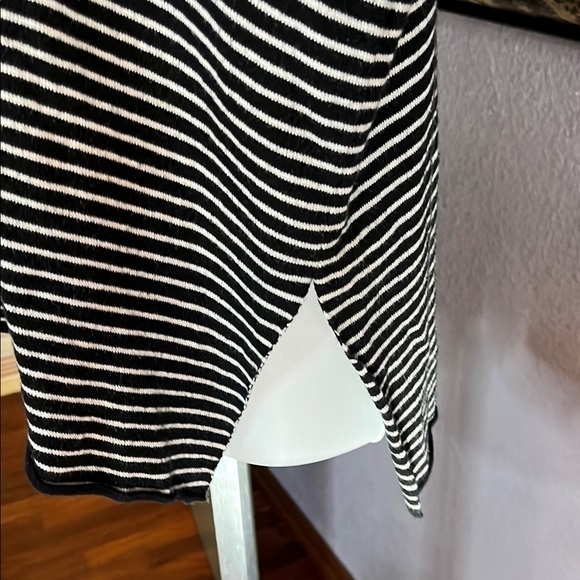 Eileen Fisher Oversized Sweater Black and White Striped V-Neck Long Sleeve Sz L - Picture 5 of 9